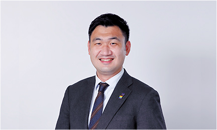 李 潔明